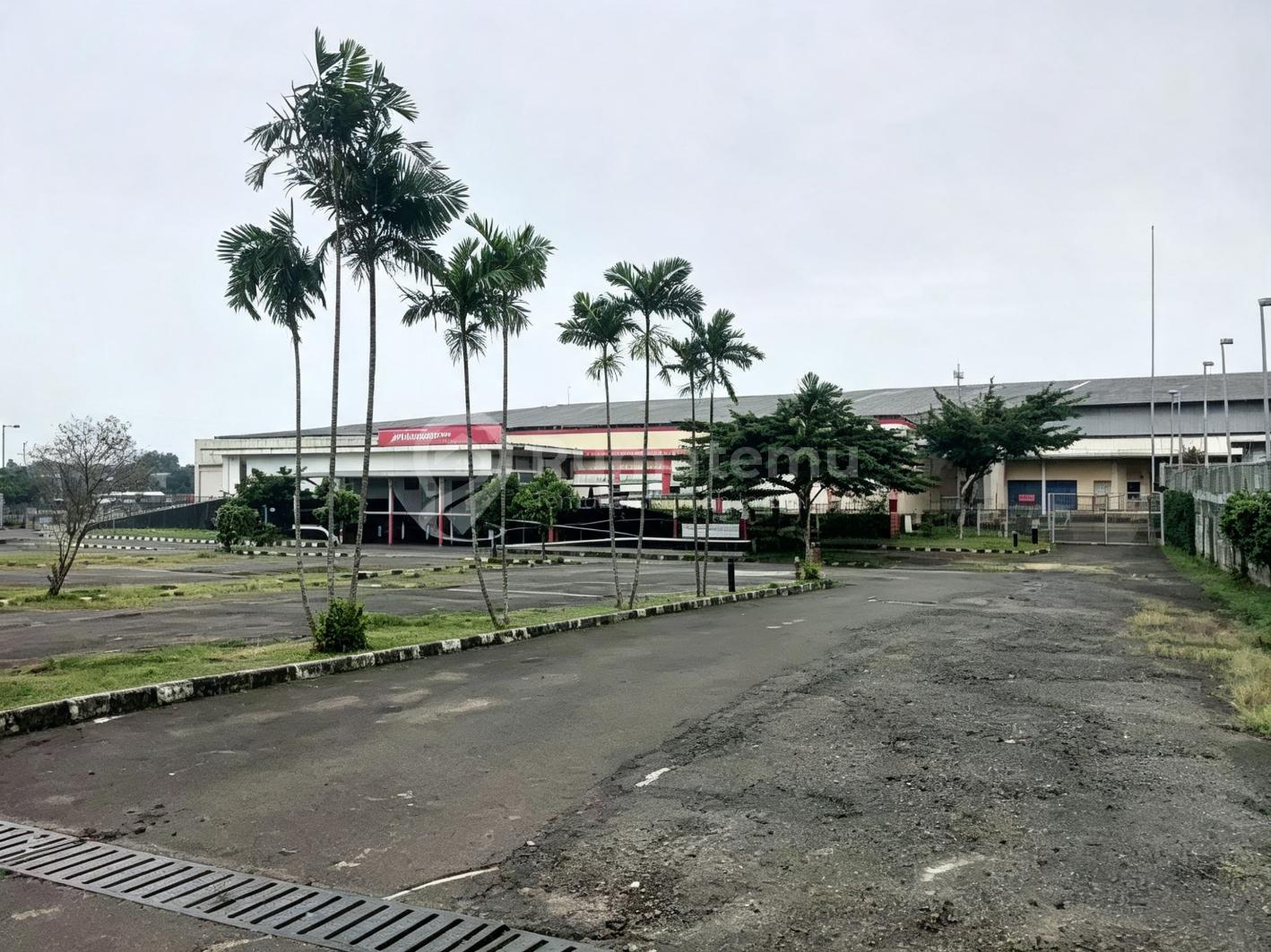 Tanah Bonus Gedung ( Ex Carrefour) Ciputat Tangerang Selatan