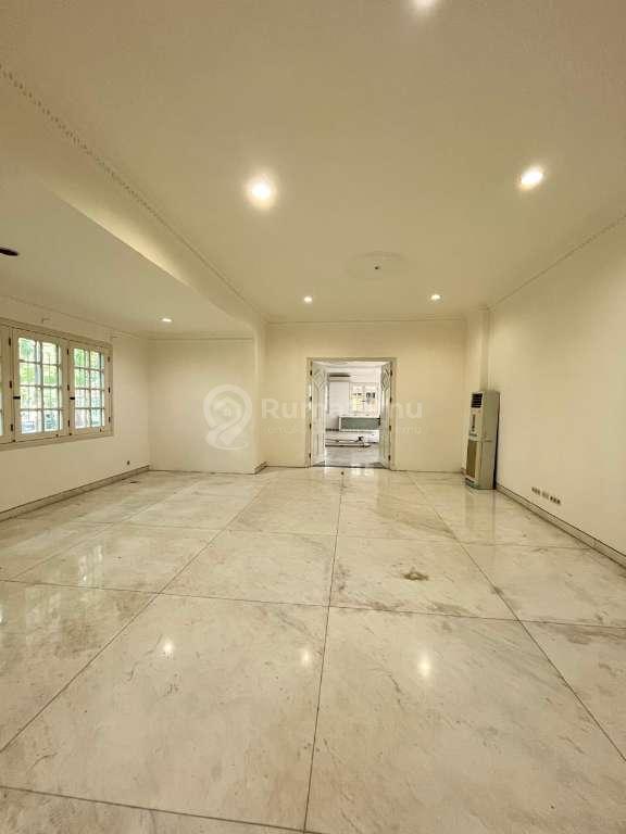 Disewakan rumah 2 lantai di Jl. Imam Bonjol, Menteng, Jakarta Pusat