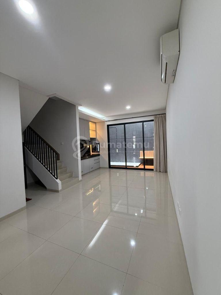 Rumah Nyaman di Kebayoran Bintaro dengan Fasilitas Lengkap dan 3 Kamar Tidur
