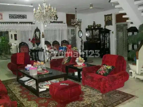Rumah Komplek Simprug Garden, 600 M ke Rs Pertamina Simprug