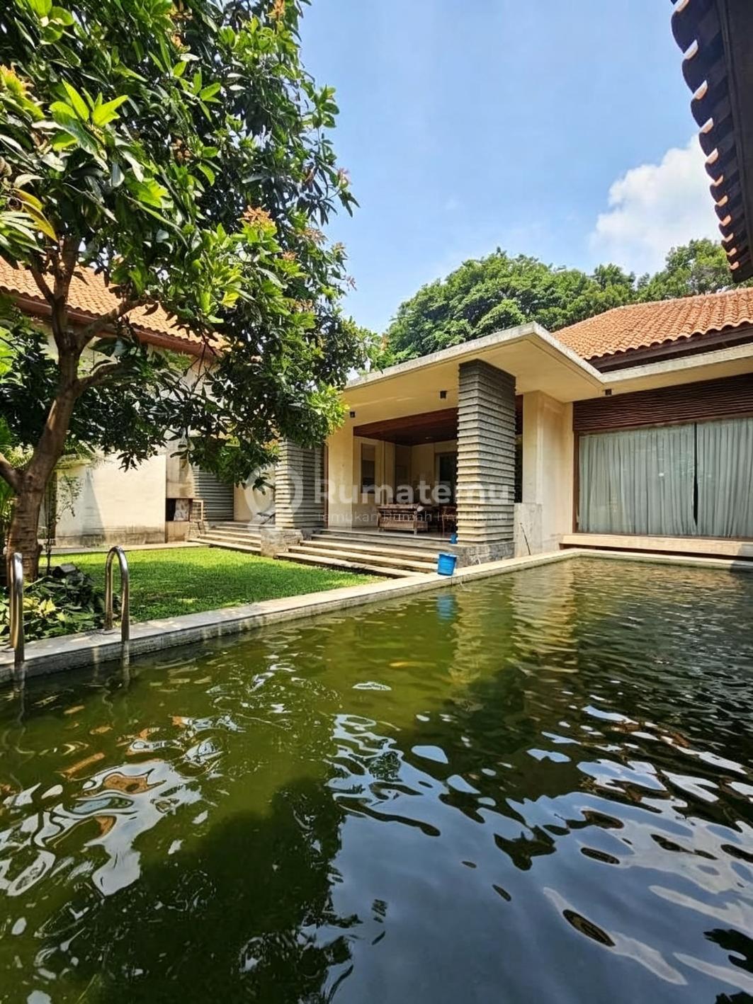 Dijual rumah mewah elit dengan swimming pool di Area Melawai , Melawai, Kebayoran Baru, Jakarta Selatan