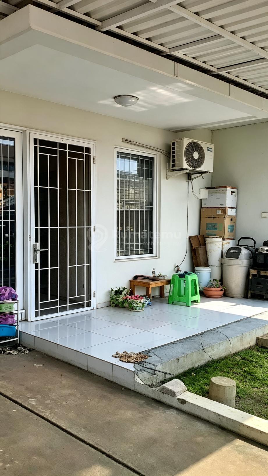 Rumah Sangat Bagus Di Jalan Utama Diperumahan Palem Semi Karawaci