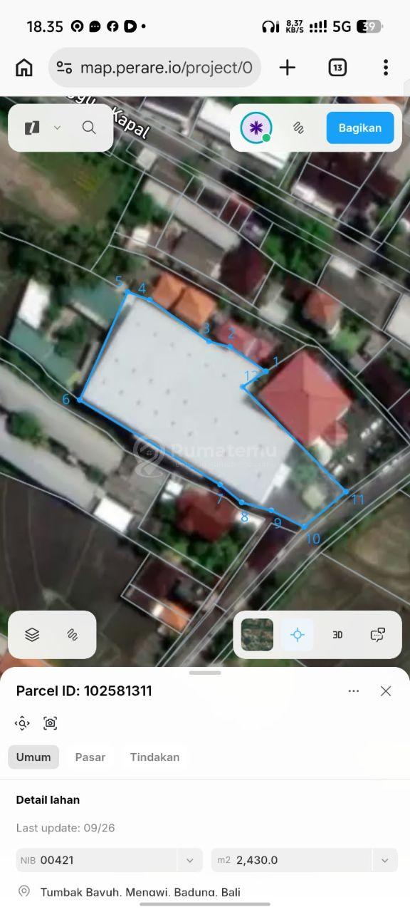 Strategic Land with Former Garment Building for Sale – Main Road Tumbakbayuh, Pererenan