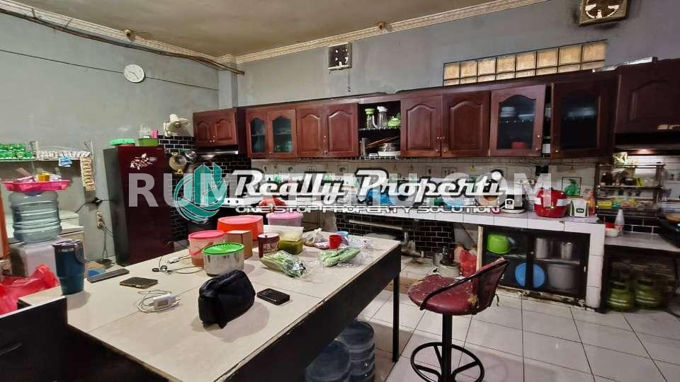 Dijual Tempat Usaha 2 ½ Lantai Lokasi Strategis di Pondok Bambu Jakarta Timur