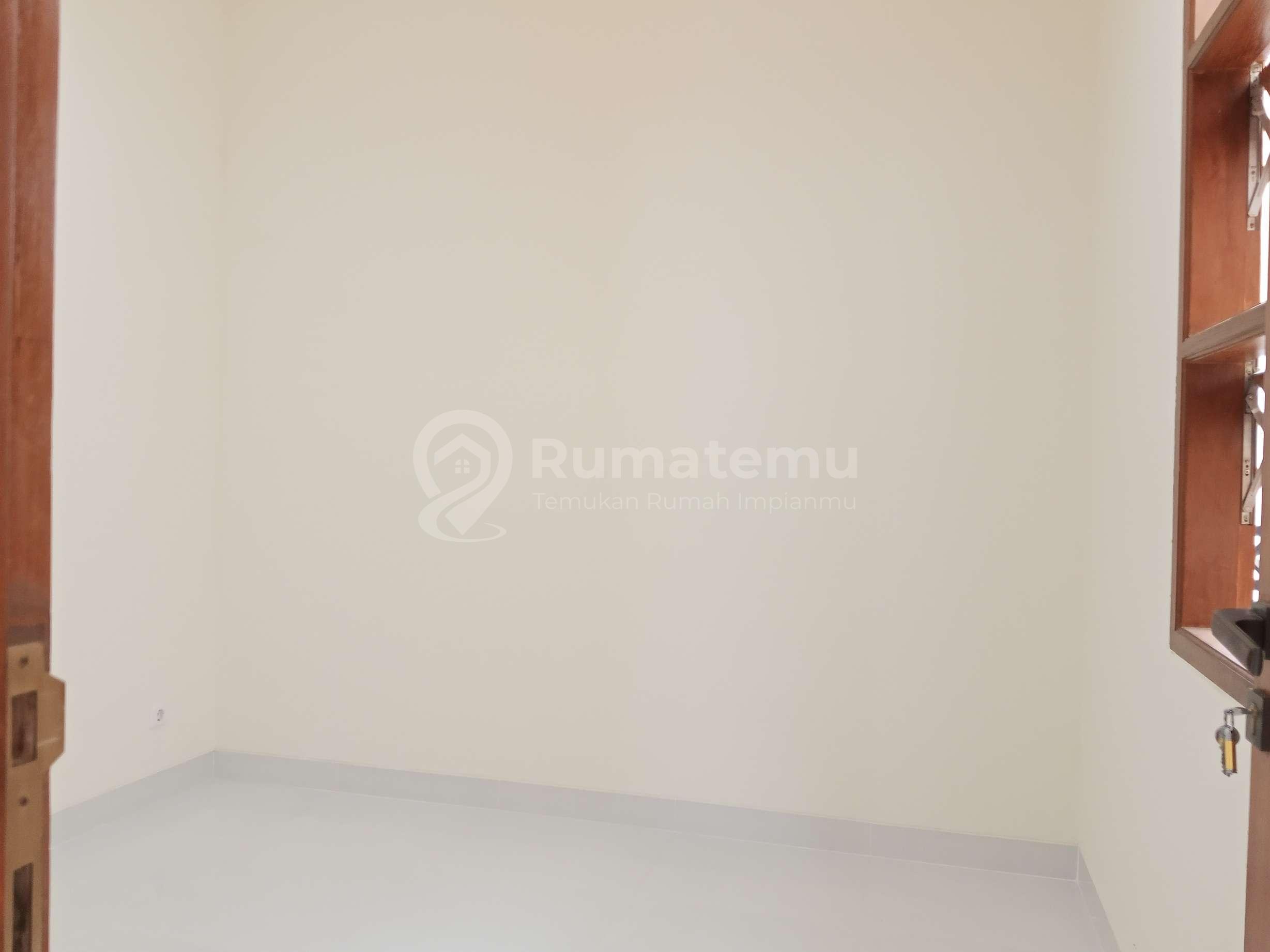 Dijual rumah nyaman lokasi strategis dekat Sektor 9 Bintaro MT 0246