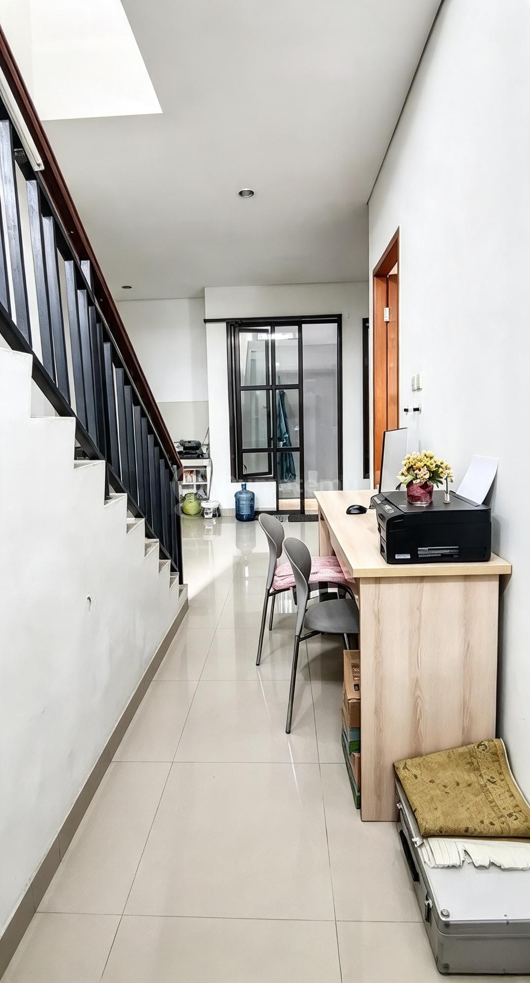 Dijual Rumah bagus Siap Huni lokasi strategis di Legoso Ciputat Timur