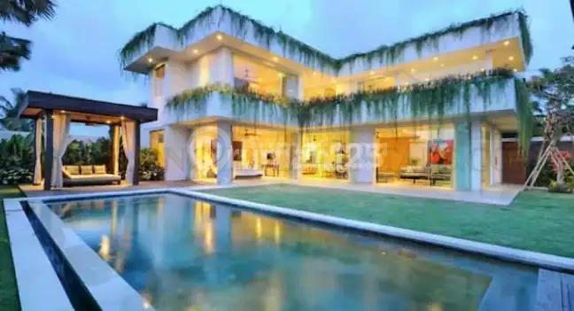 Beautyfull And Luxury 5 B R Villa For Rent In Canggu Bali