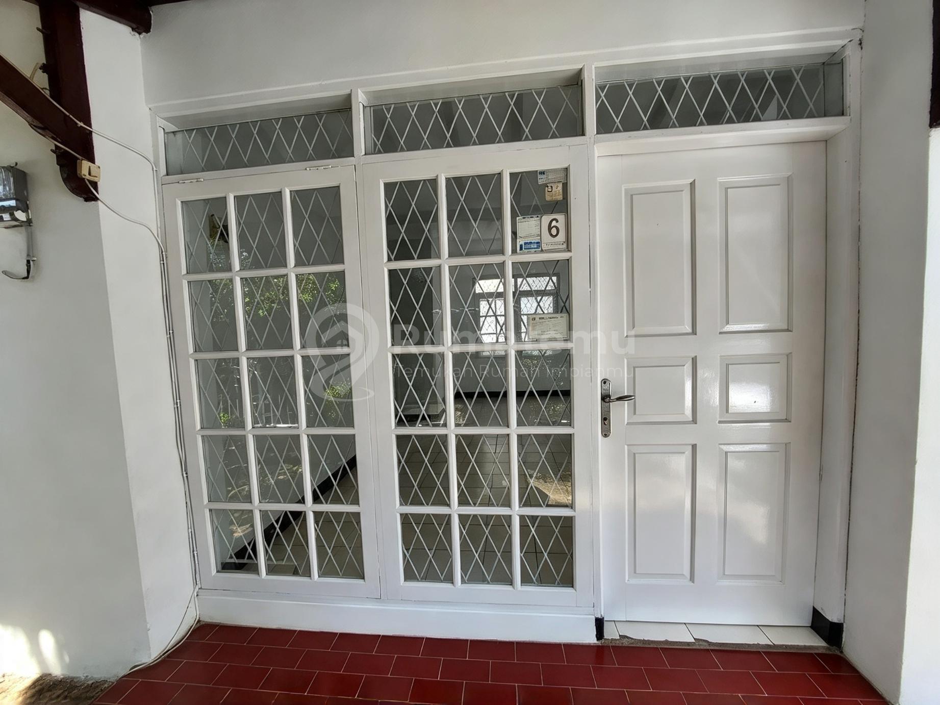 Disewakan Rumah 2 KT Strategis Siap Huni di Ice Skating Arcamanik Lt.144 /120 Kota Bandung
