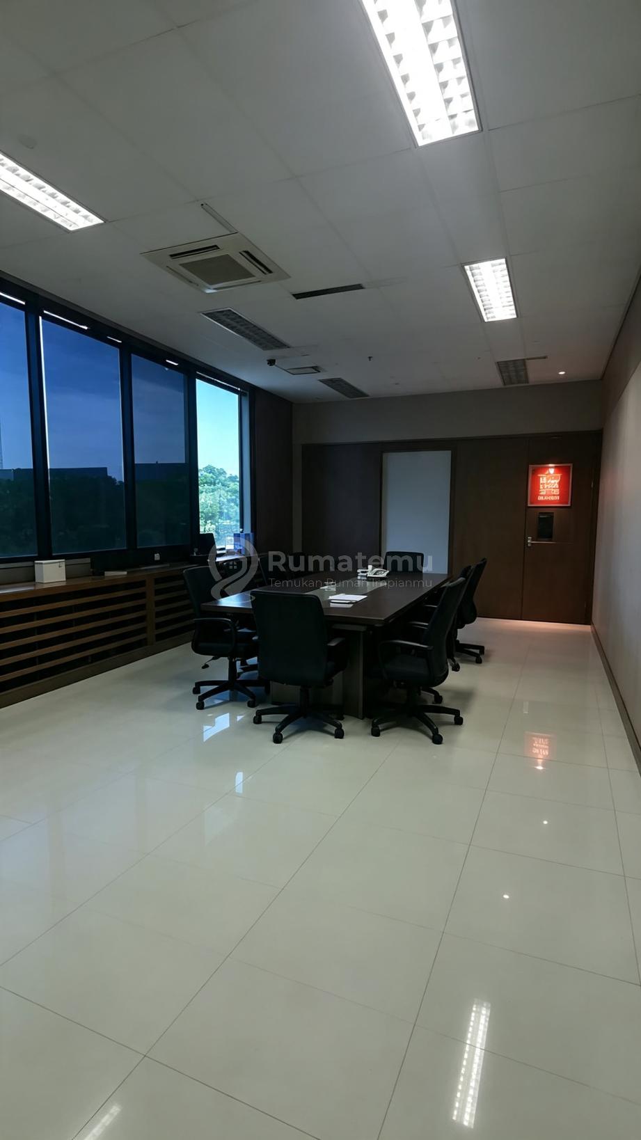 Jual Gedung Kantor 4 Lantai Ciputat Raya dekat Pondok Indah
