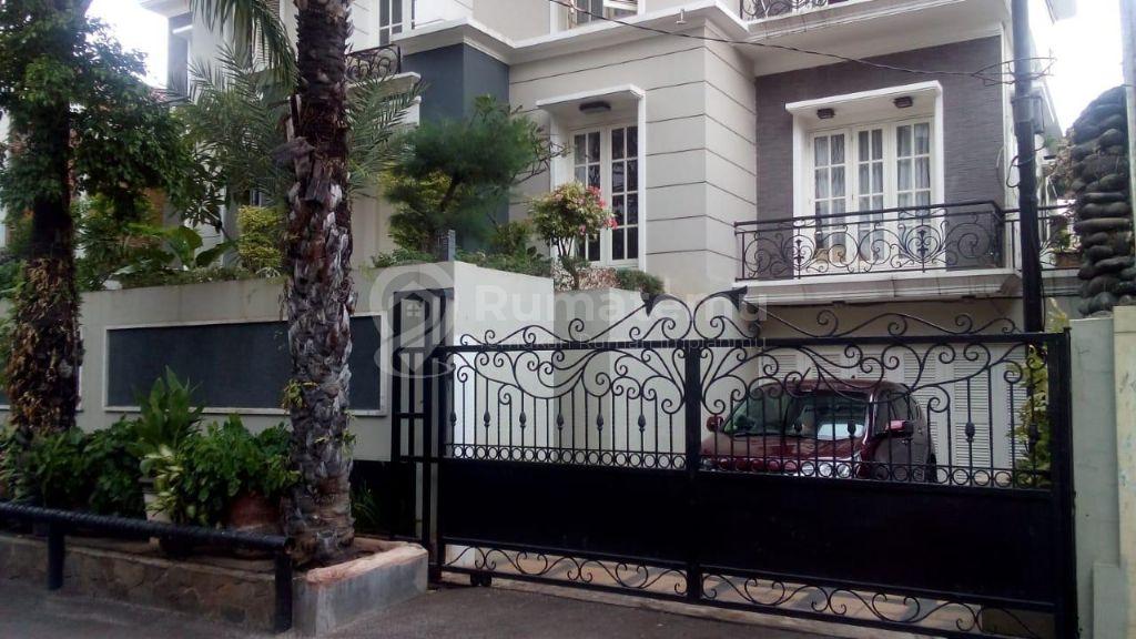 Dijual Rumah Mewah Besar Full Furnished di Cempaka Putih Jakarta Pusat