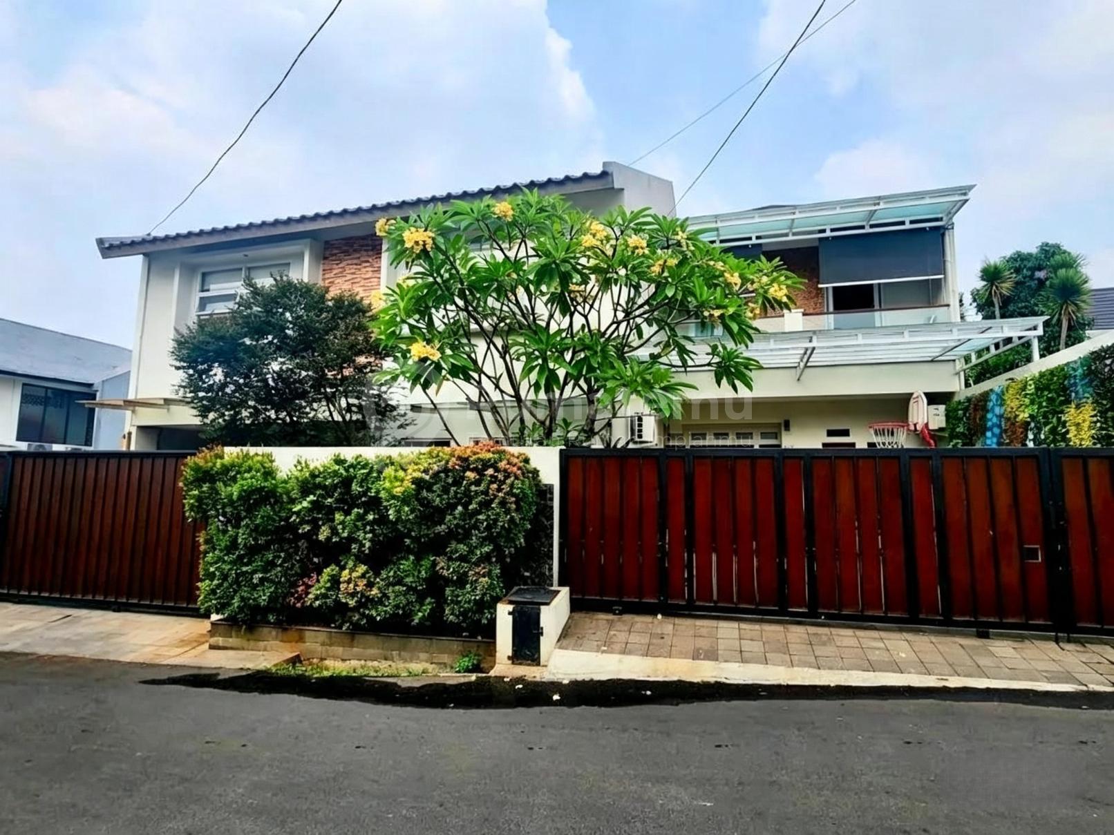 Dijual Rumah Nyaman Lokasi Strategis Harga Menarik di Rengas Bintaro 2