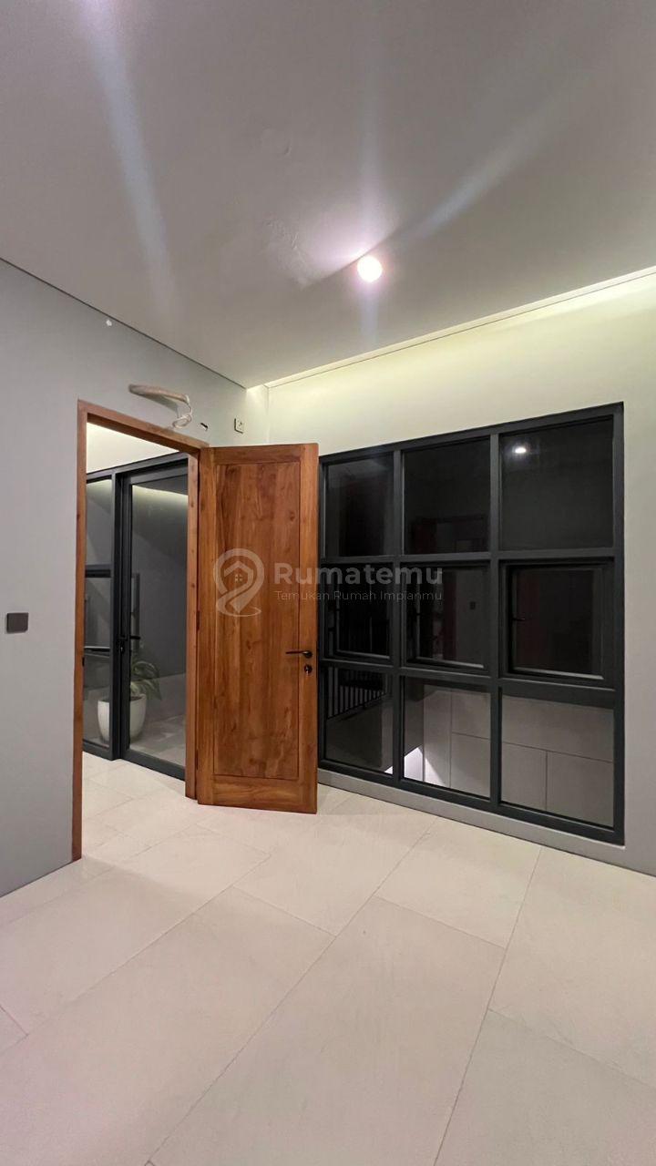 RUMAH BARU DIJUAL DAERAH PONDOK INDAH