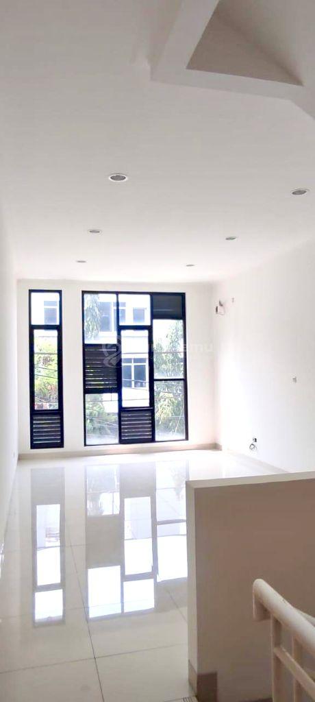Ruko Minimalis Modern di Aries, Kembangan