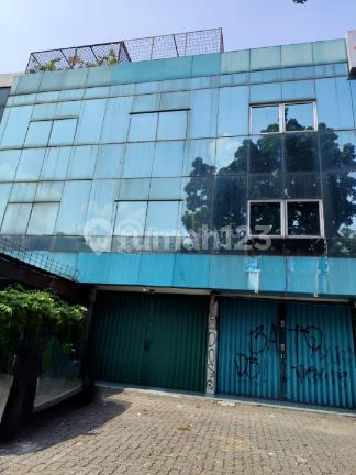 Dijual Ruko di Pinggir Jalan di Kebayoran Lama