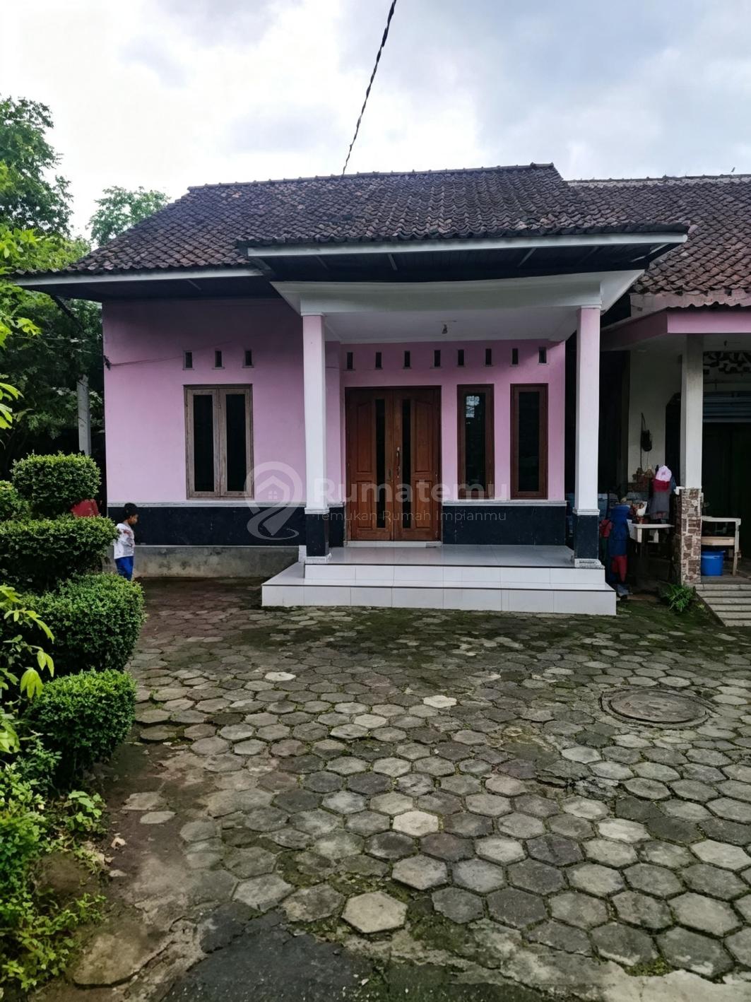 Rumah Dijual di Sleman, Dekat Smkn 1 Tempel, LT 173M2