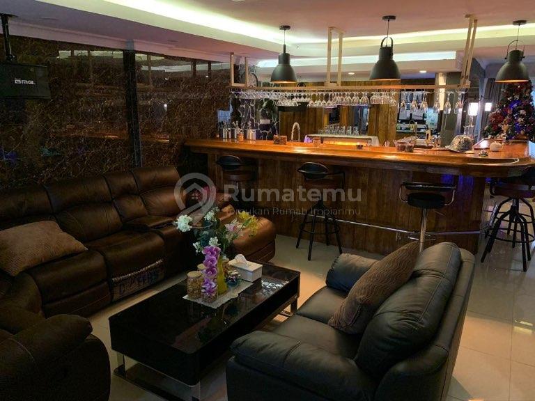 Rumah Mewah 2,5 Lantai + Usaha Salon & Karaoke Siap Jalan di Bukit Nusa Indah Ciputat