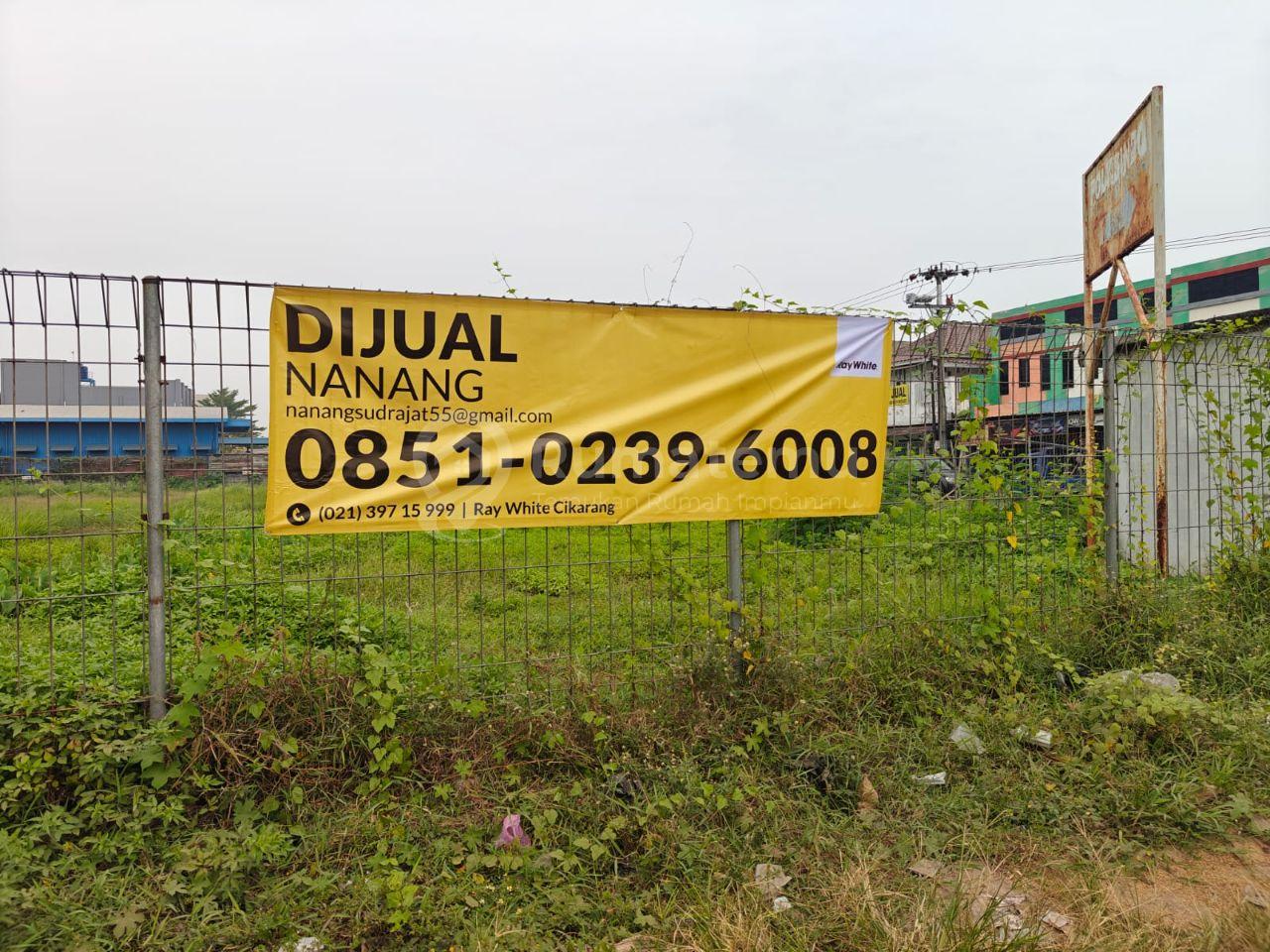 Karawang-Kosambi tanah di jalan Nasional