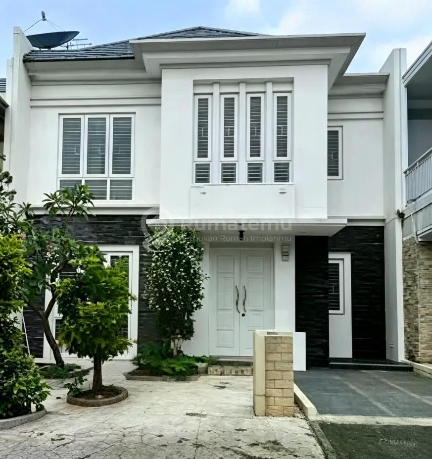 Dijual Rumah Dua Lantai Tanah Luas Kota Wisata Cibubur