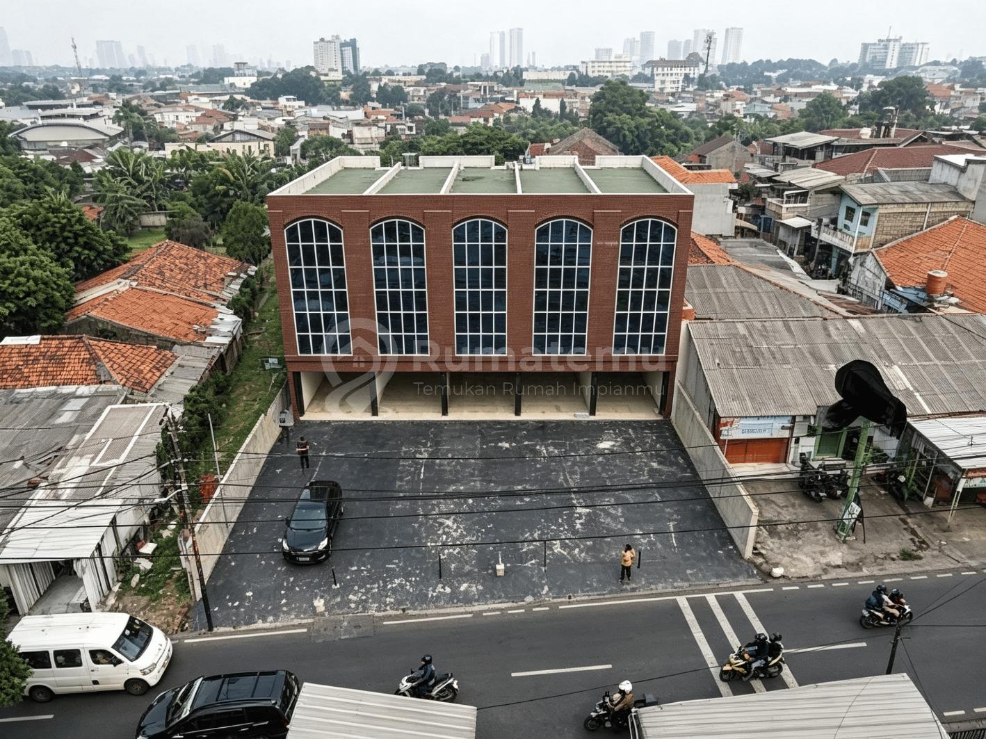 Dijual & Disewa ruko baru Akses jalan 2 mobil lebih di Bintaro, Pesanggrahan, Jakarta Selatan