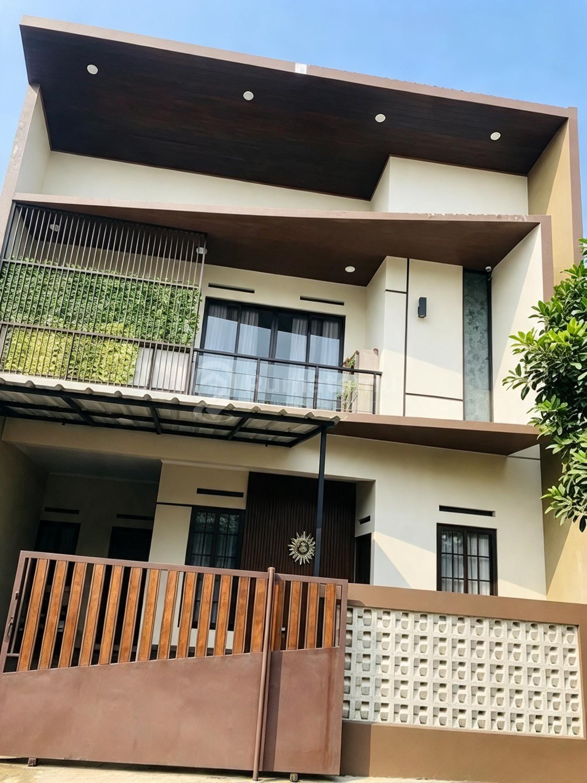 Dijual Rumah 2 Lantai 4 KT Siap Huni di Komplek Margahayu Raya Buah Batu