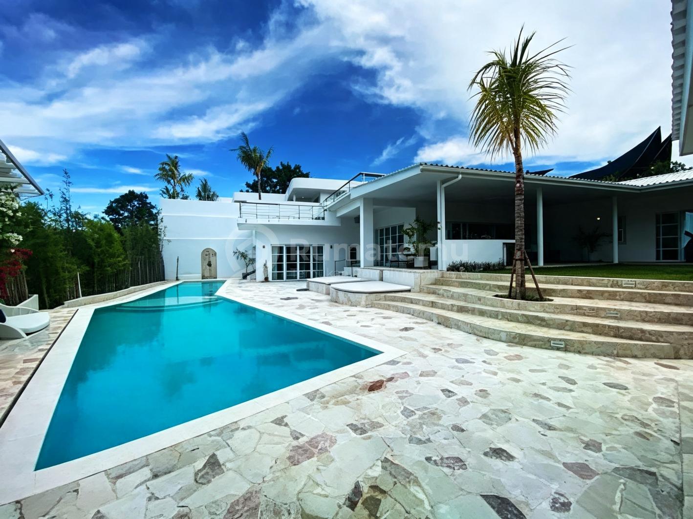 Rv-3178 Luxury Freehold Villa In Bukit - European Beach-Style Home