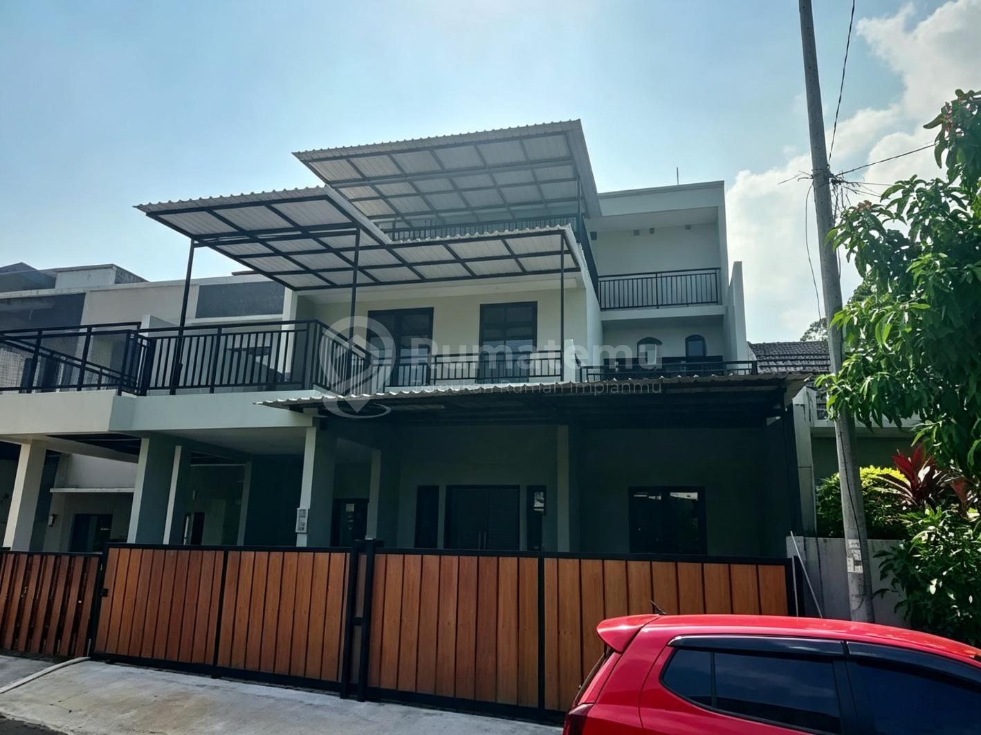 Taman Chrysant 1 Bsd Rumah 3Lantai 7Kamar