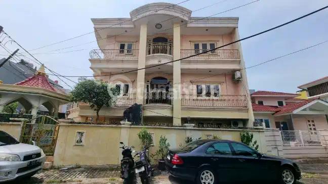 Rumah Murah Terawat 3 Lantai di Citra Garden Kalideres Cengkareng Jakarta Barat