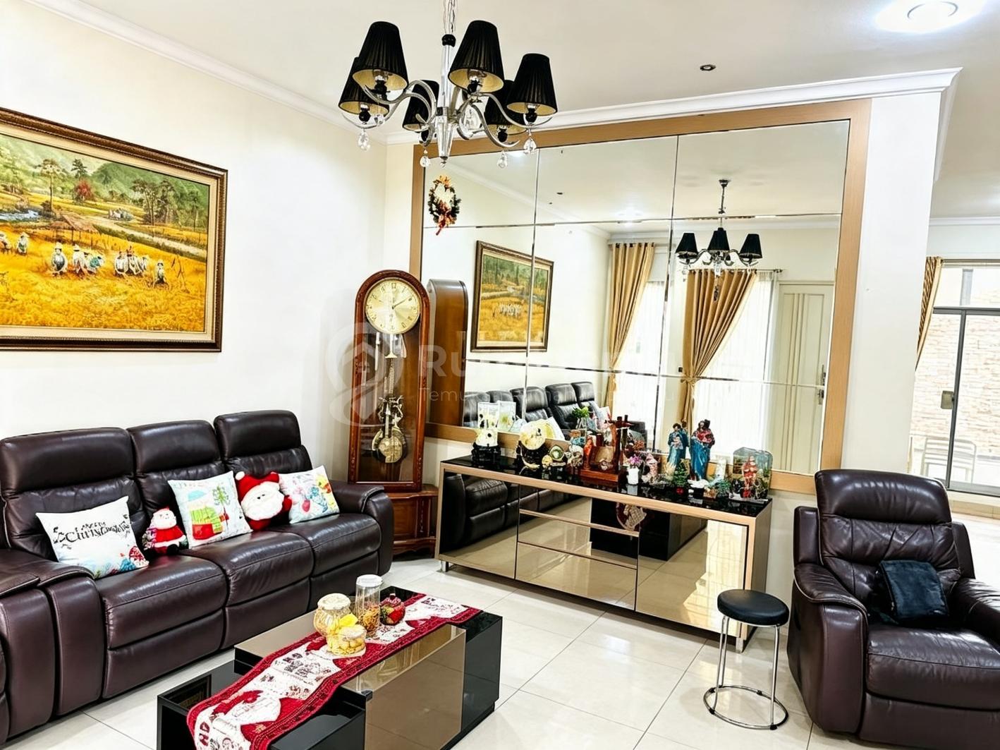 Dijual Rumah diPuri Mansion,kosambi hadap timur semifurnished cengkareng jakarta barat