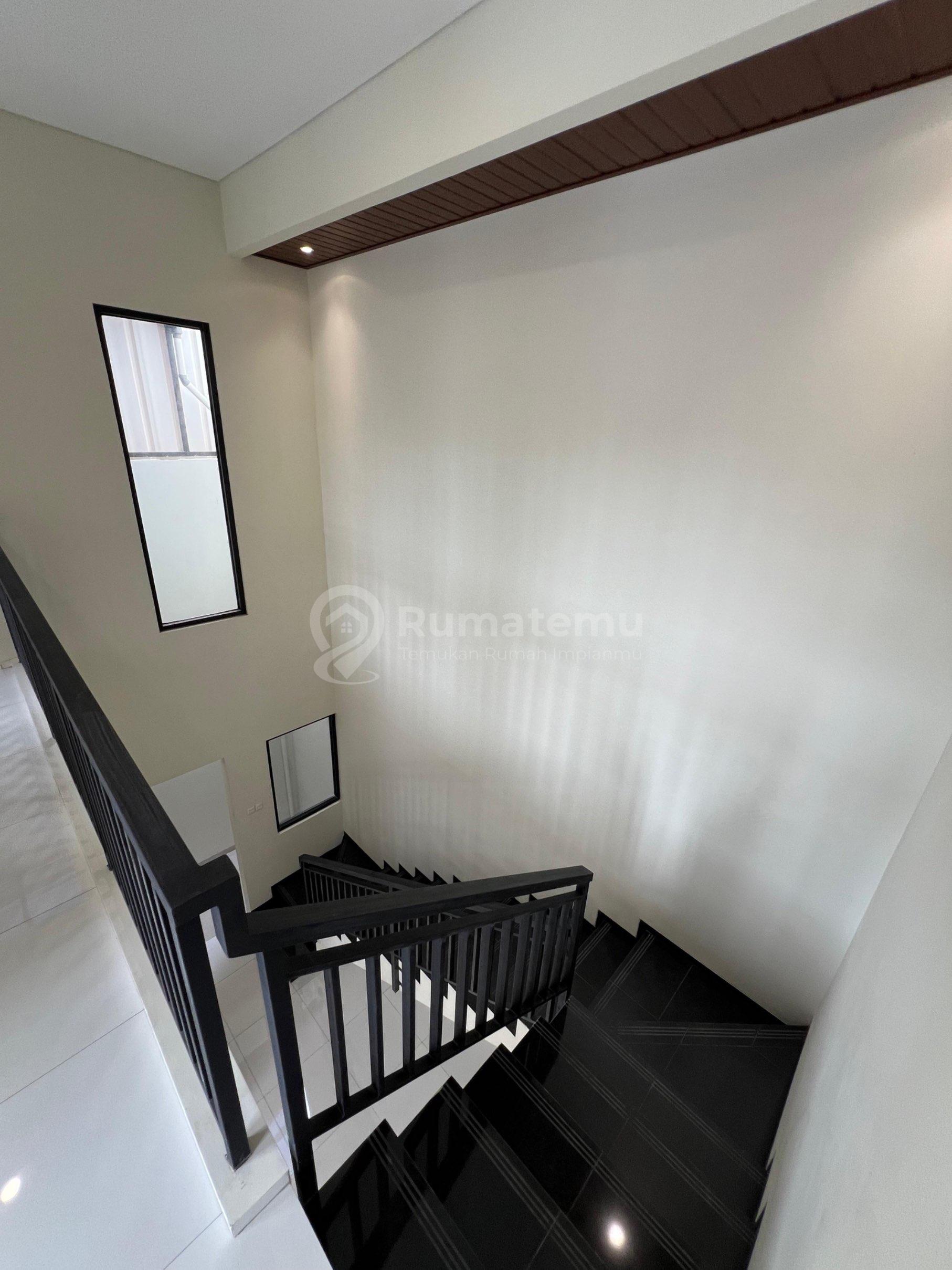 RUMAH BARU ARCAMANIK! HARGA TURUN Drastis, Siapa Cepat Dia Dapat