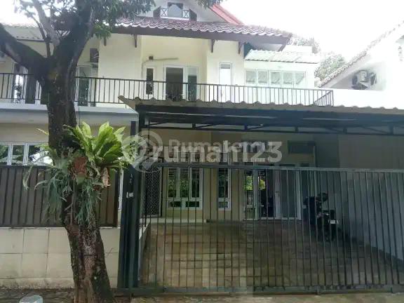 Rumah 2 Lantai Renovasi Strategis Siap Huni