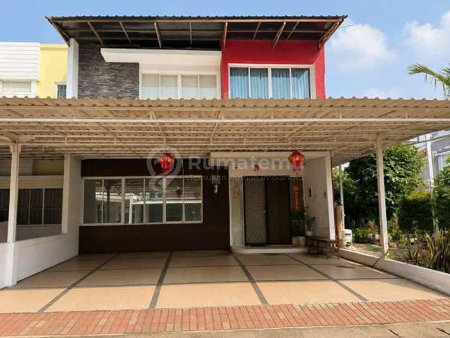 Rumah Golf Lake Residence luas 240 meter Hook bagus siap huni dekat dengan pintu toll