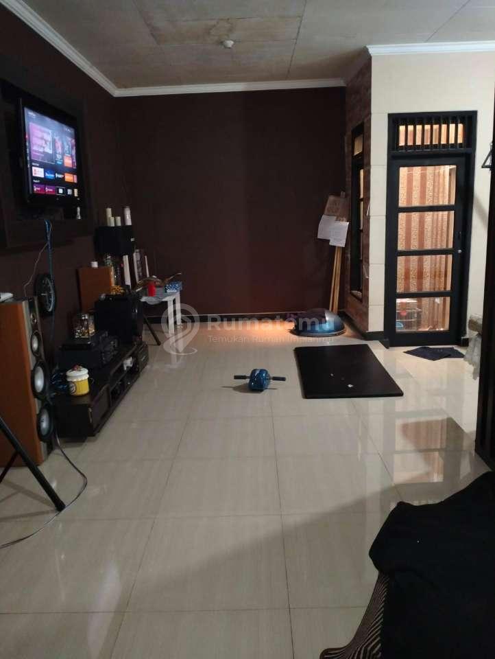 Dijual rumah cantik Akses jalan 3 mobil lebih hitung tanah di Ciledug Parung Serab