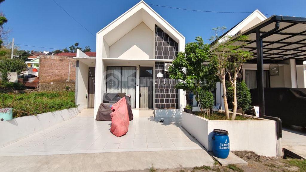 Dijual Rumah Bangunan Bagus Lokasi di Jl. Candi Penataran Timur Semarang