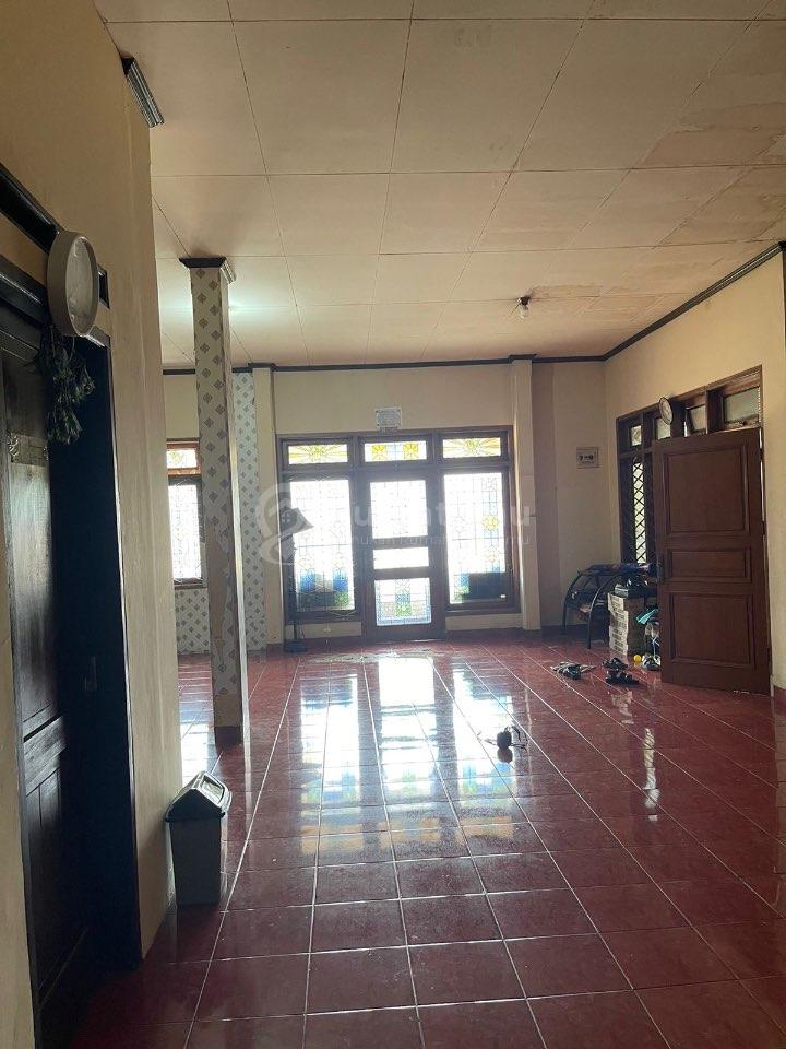 DIJUAL — RUMAH 3 LANTAI STRATEGIS PINGGIR JALAN RAYA PAGARSIH BARAT, BANDUNG