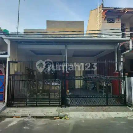 Dijual Rumah 1,5 Lantai Semi Furnished Hadap Selatan di Nusaloka
