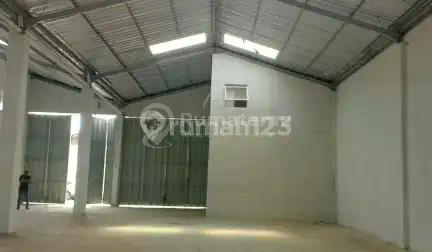 Disewakan Gudang Ada Kantor Siap Pakai Halim , Jurumudi - Tangerang