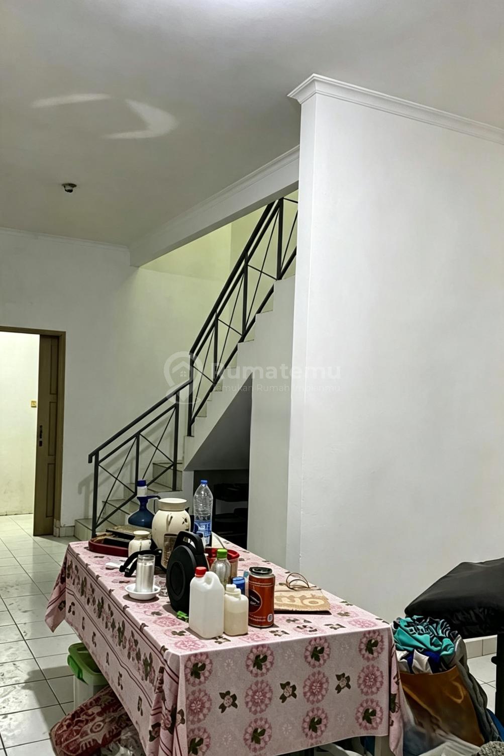 Dijual rumah komplek Carport 1 mobil di Duri Kosambi, Cengkareng, Jakarta Barat