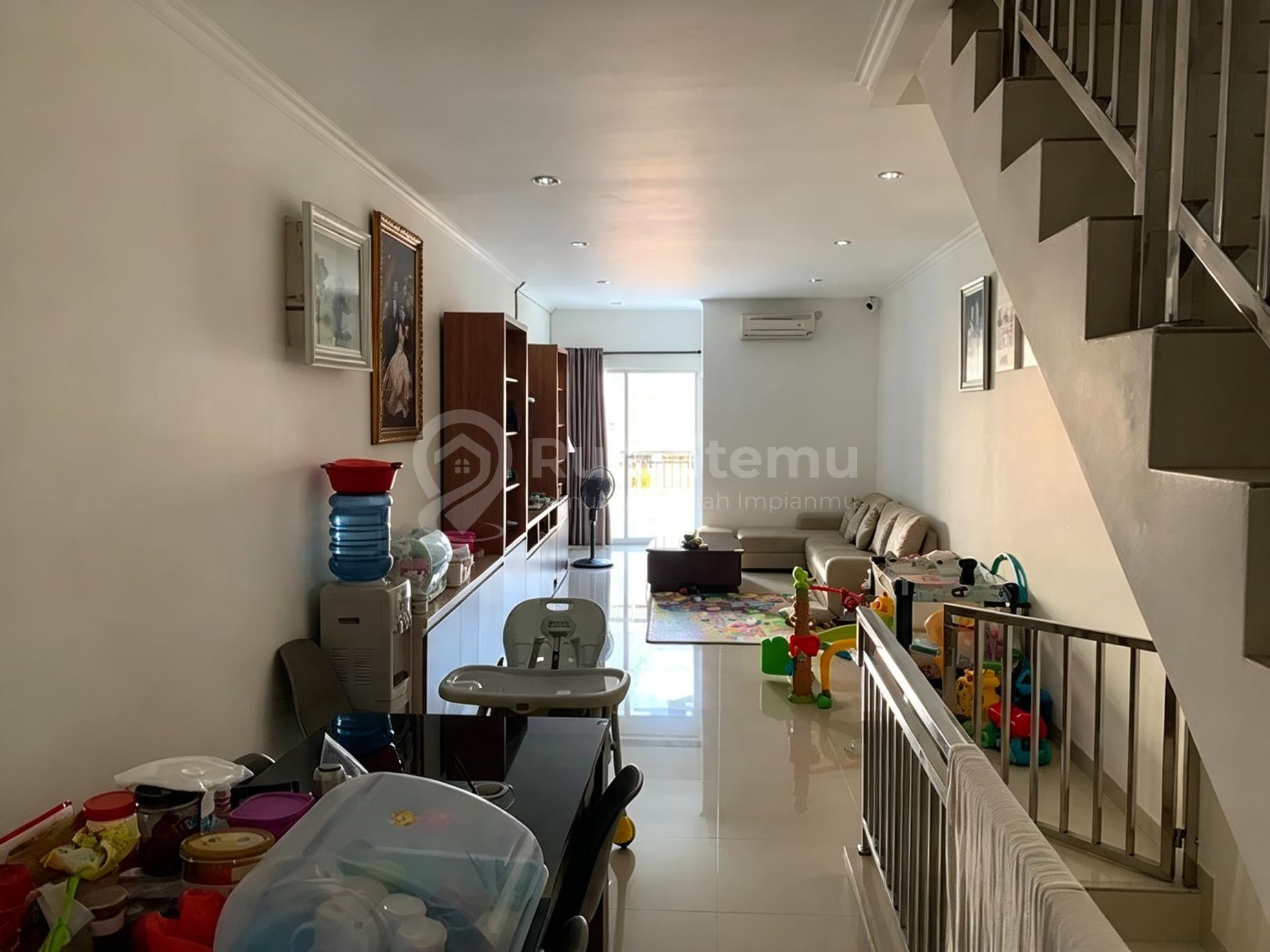 Dijual Rumah Jelambar Rapi Siap Huni