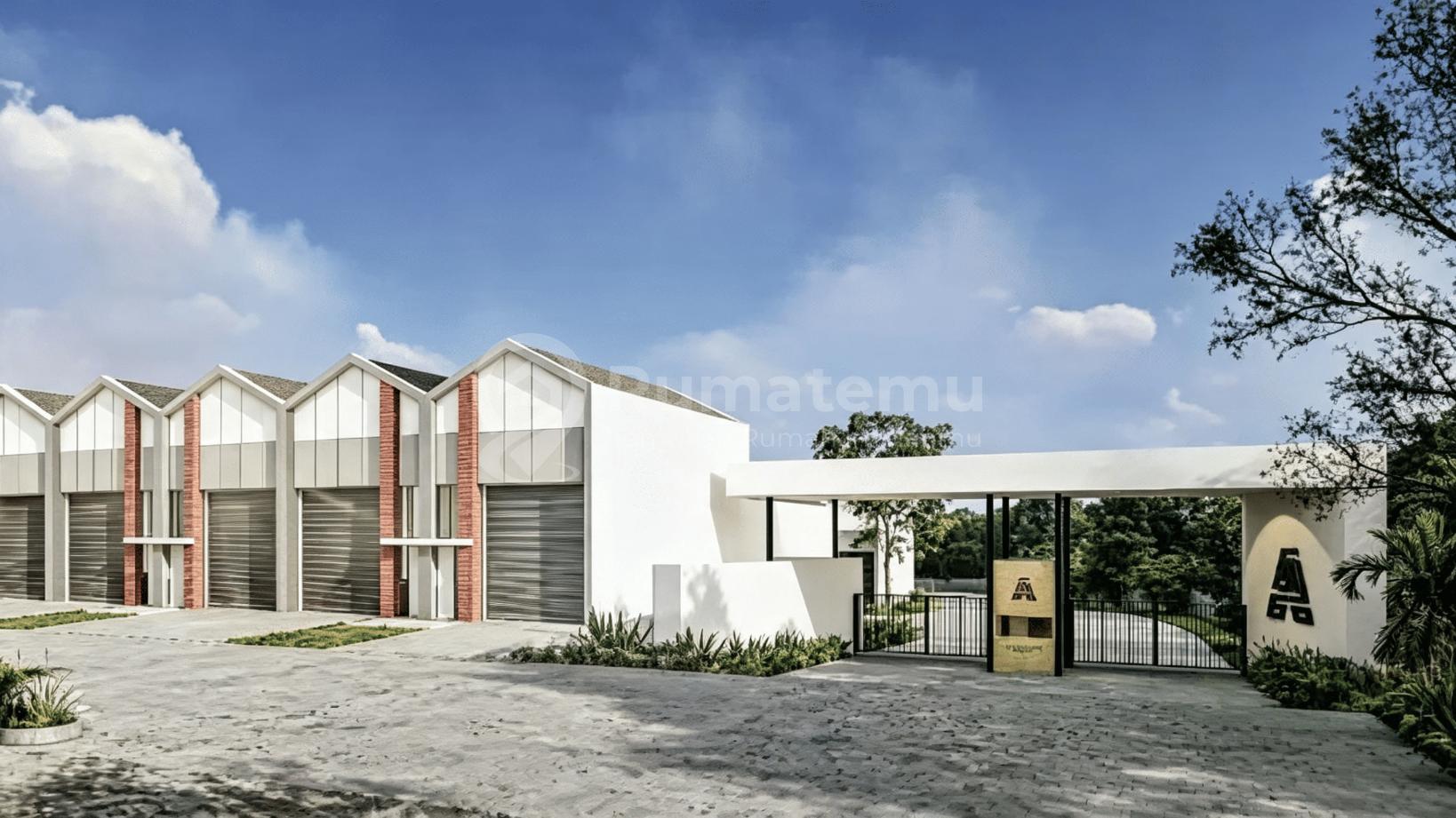 Gudang di Jl. Serpong Parung, Parung, Bogor, Jawa Barat, Indonesia, 16330, Parung Mulai Harga Rp 1,4 M. Lebih Nyaman Beli 2 atau 3 Unit Strategis pinggir jalan propinsi dekat ke serpong