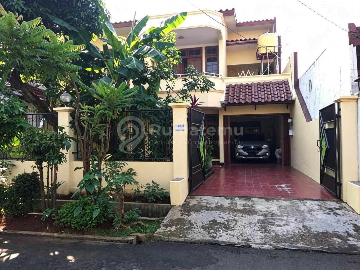 Rumah 2 lantai (cluster one gate system) di Pondok Kelapa Bebas banjir Atap baja ringan