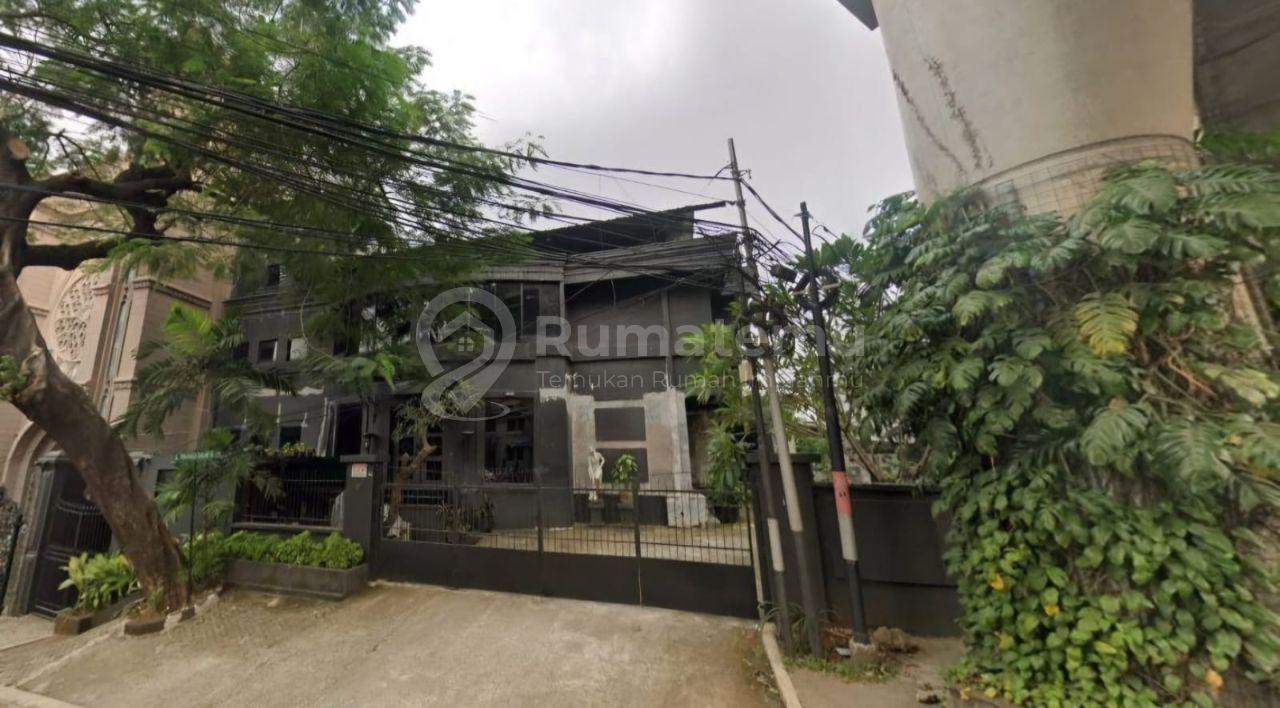 DISEWAKAN RUMAH PINGGIR JALAN BESAR DAERAH KEBAYORAN BARU
