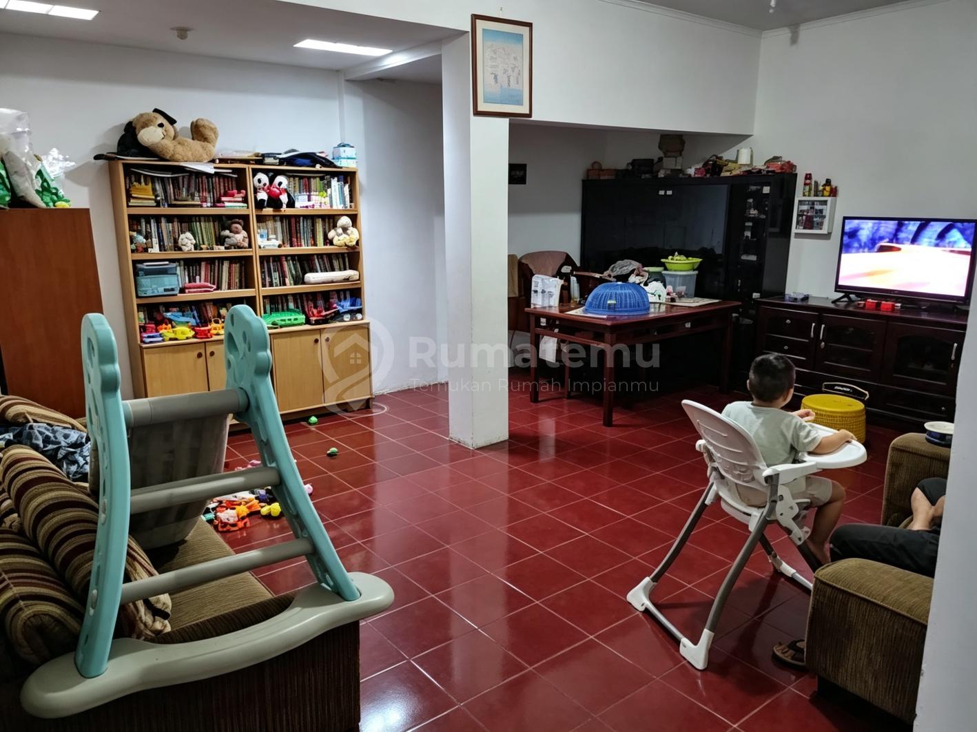 Jual rumah 1 lantai suasana terasa nyaman di Tanah Kusir, hitung harga tanah NJOP saja