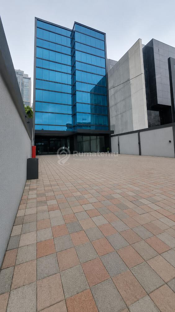 Gedung Baru 6 Lantai Plus Rooftop di Jl. Johor Jakarta Pusat