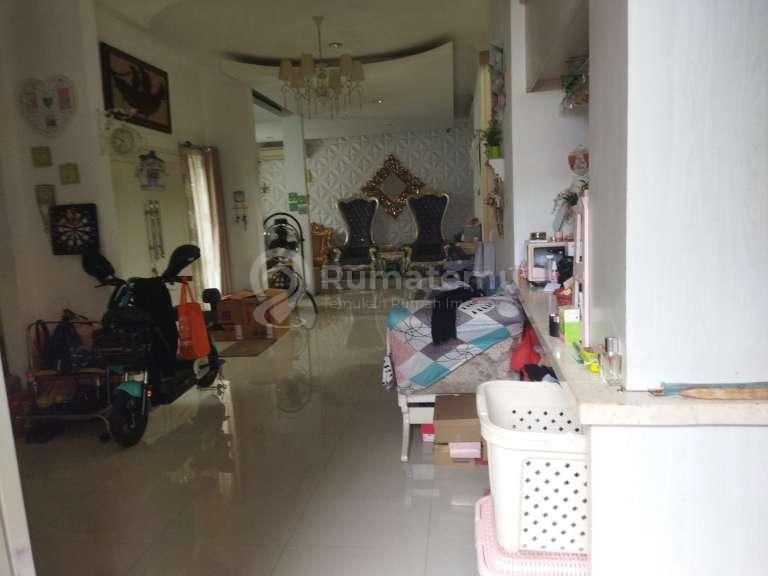 Rumah 2 lantai di Jl.Karyawan IV Kelurahan Karang Tinur kecamatan Karang Tengah Tanggerang banten  