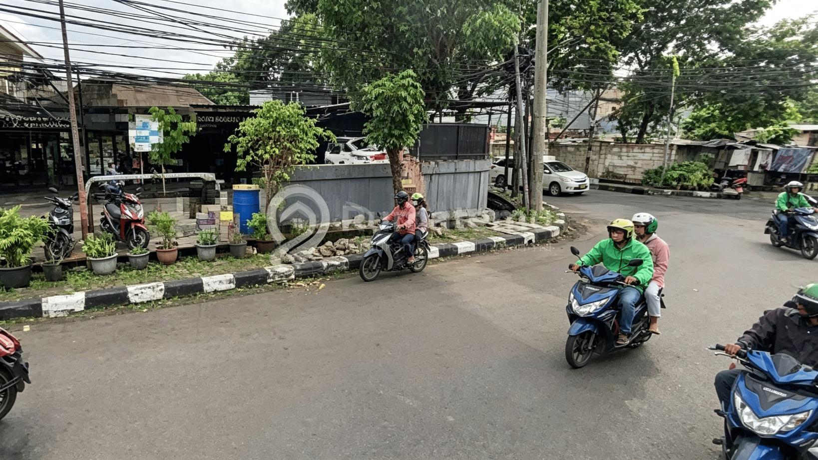 Dijual BU tanah di pinggir jalan tempat strategis di Kuningan, Setiabudi, Jakarta selatan