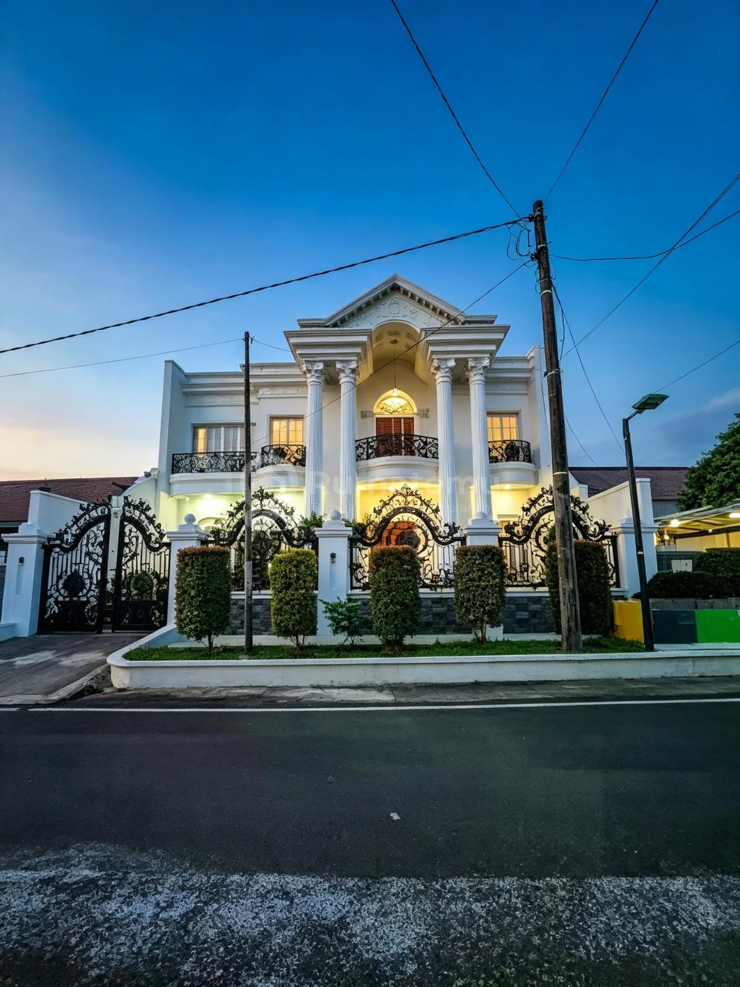 Dijual Rumah Classic Mewah Dalam Komplek Billymoon