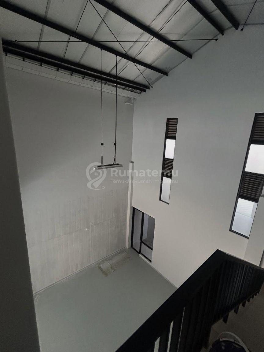 Gudang Bizpark Pik 2 disewakan cepat luas 180 meter Siap Pakai 