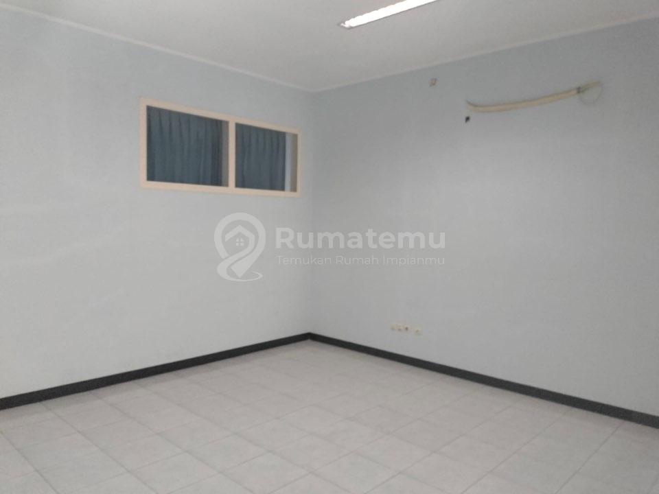 DIJUAL Ruko 2 Lantai Cocok Untuk Gudang – Taman Kopo Indah 3  Spesifikasi: