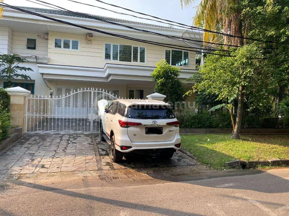 Dijual dan disewakan rumah mewah di Sunter Agung Podomoro Letak sangat strategis sekitar 100 meter dari sekolah katholik SANTO PAULUS
