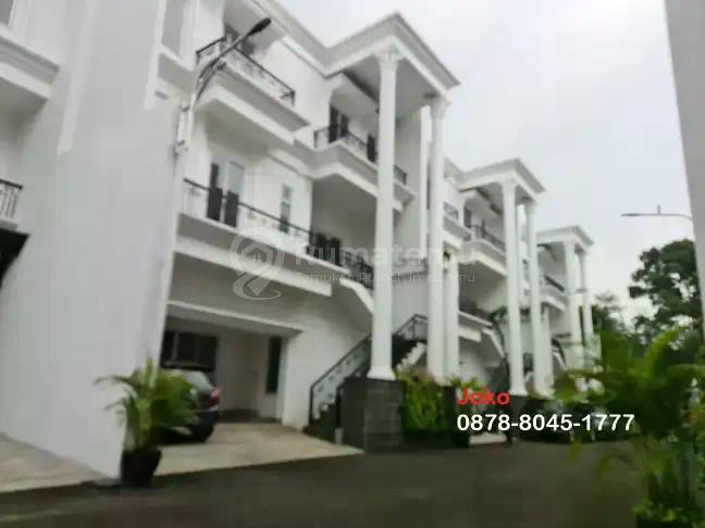 HOT SALE  Promo harga terbaik .Rumah Baru dan mewah design Modern Klasik siap huni dalam Cluster di area prestisius Cilandak, Jakarta Selatan.